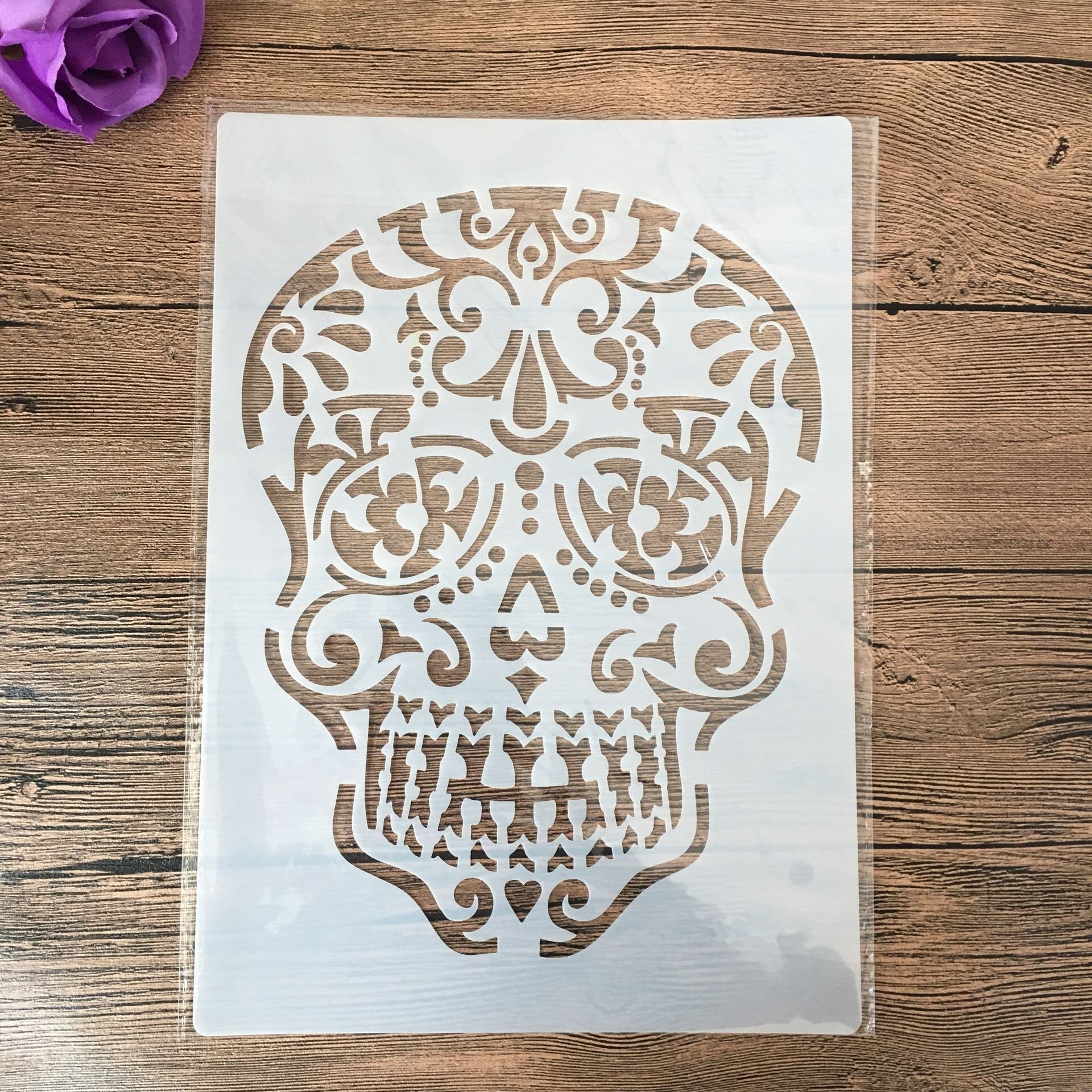 Pochoir Tribal Skull