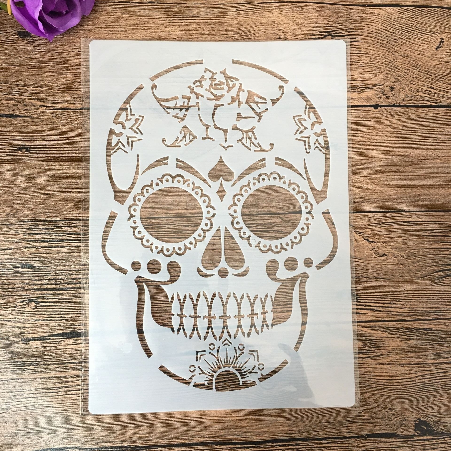 Pochoir Tribal Skull