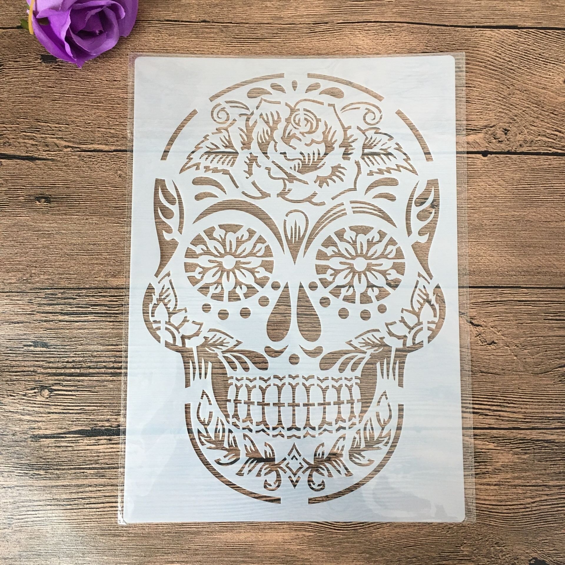 Pochoir Tribal Skull