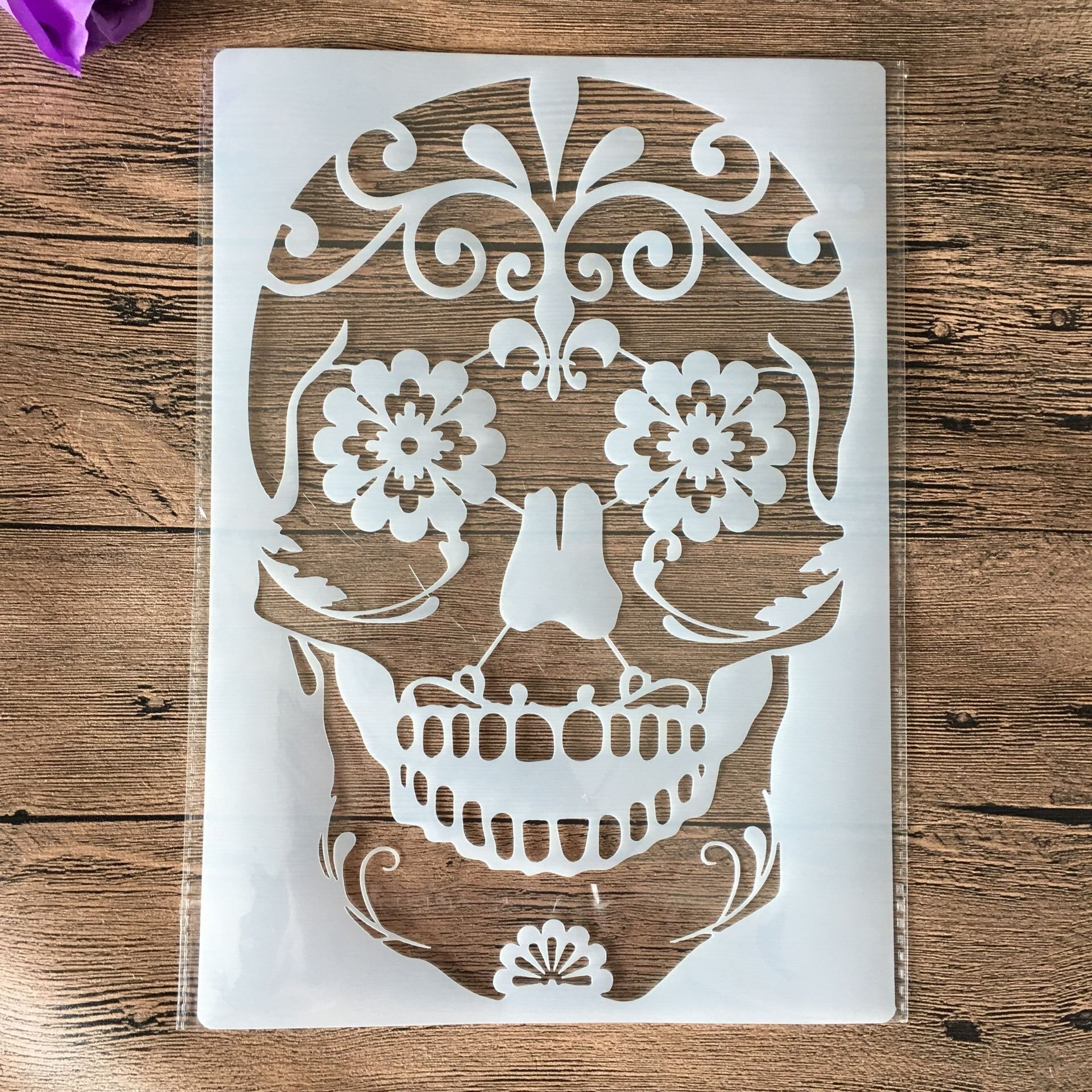 Pochoir Tribal Skull