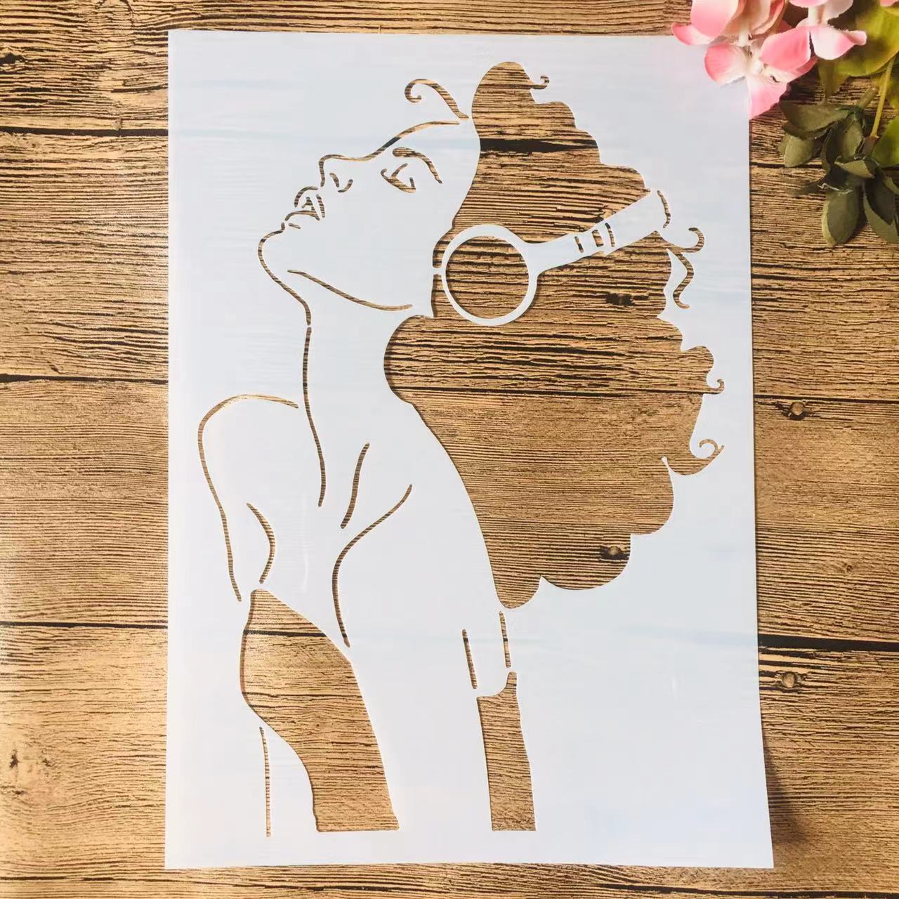 Pochoir Femme Musique